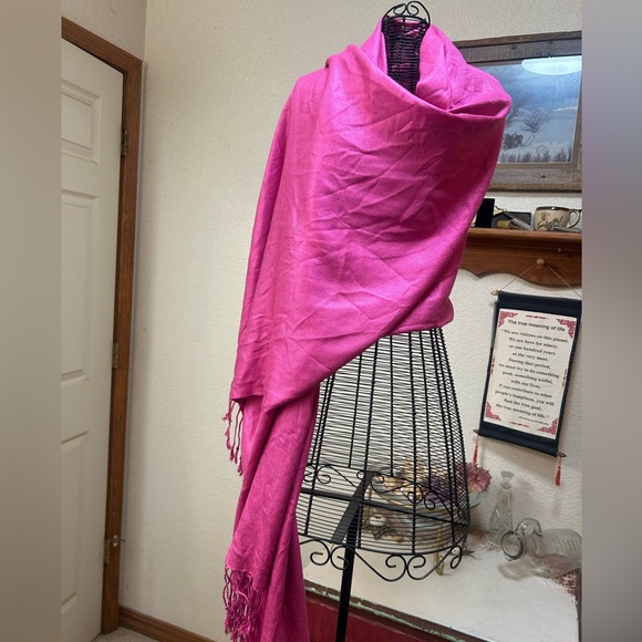 Scarf wrap large size in nice pink color - Picture 1 of 8